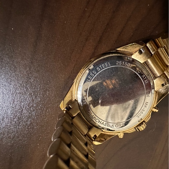 Michael Kors gold watch - Picture 2 of 2